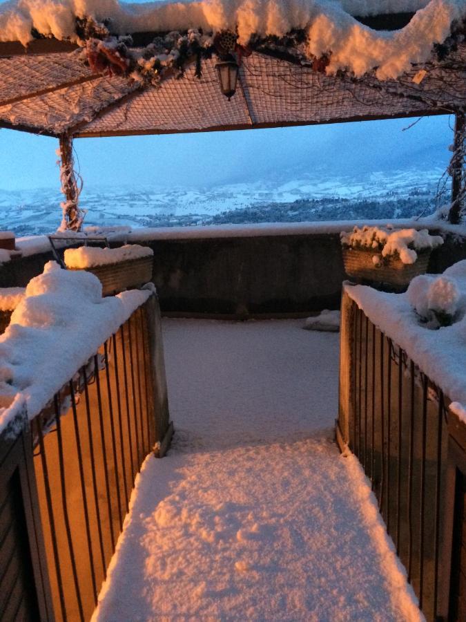 Rosciano  Palazzo De Fabritiis Bed & Breakfast エクステリア 写真